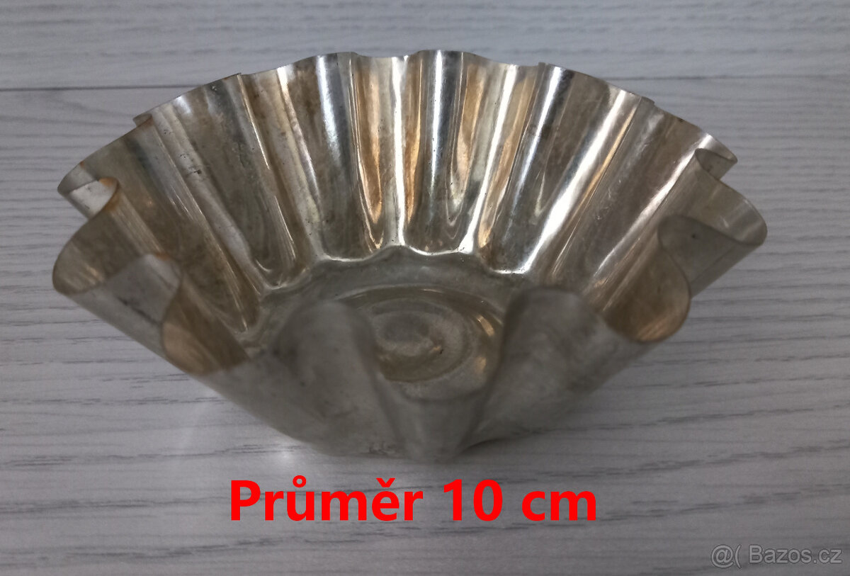 Prodám keramickou formu RYBA a další formičky na pečení - 3