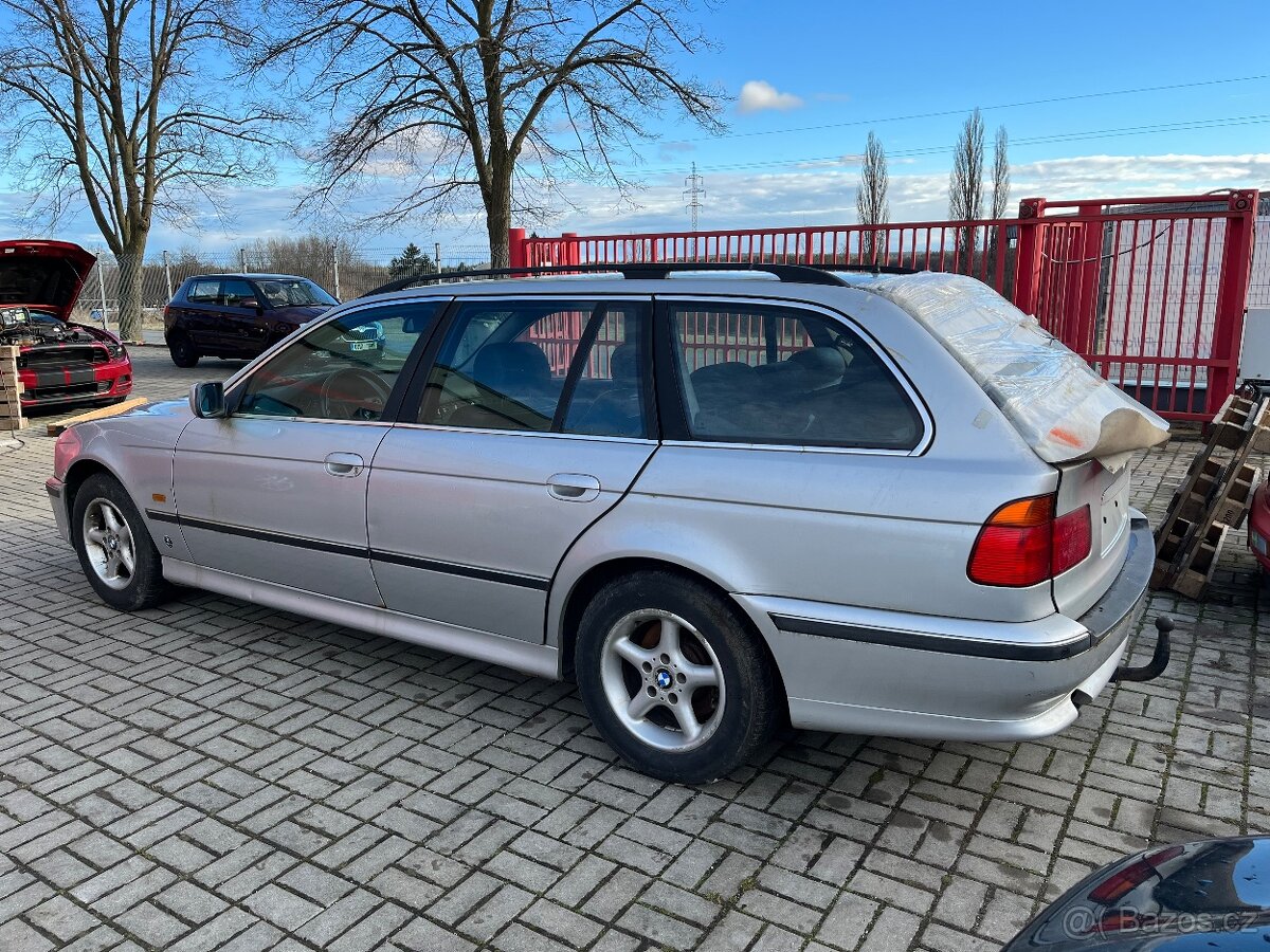 Náhradní díly Bmw e39 525d touring 2000 titansilber - 3