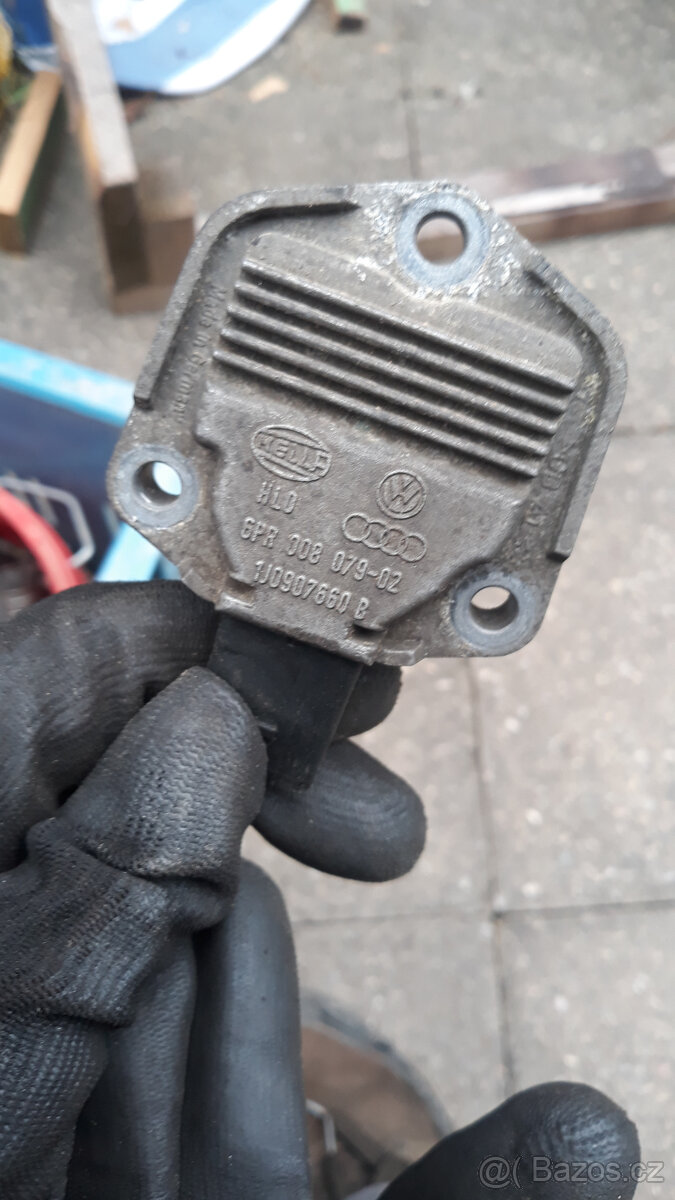 Octavia 1,golf 4,A3 1.8T 132kw snímač hladiny a kvality olej - 3