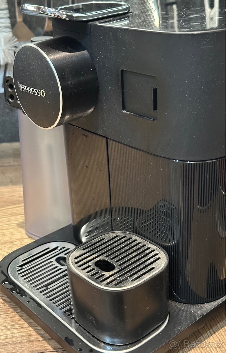Gran Lattissima kávovar na kapsle - 3