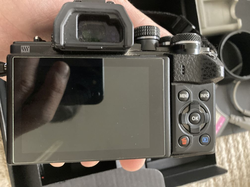 Bezzrcadlovka Olympus OM-D E-M10 II s příslušenstvím, Micro4 - 3