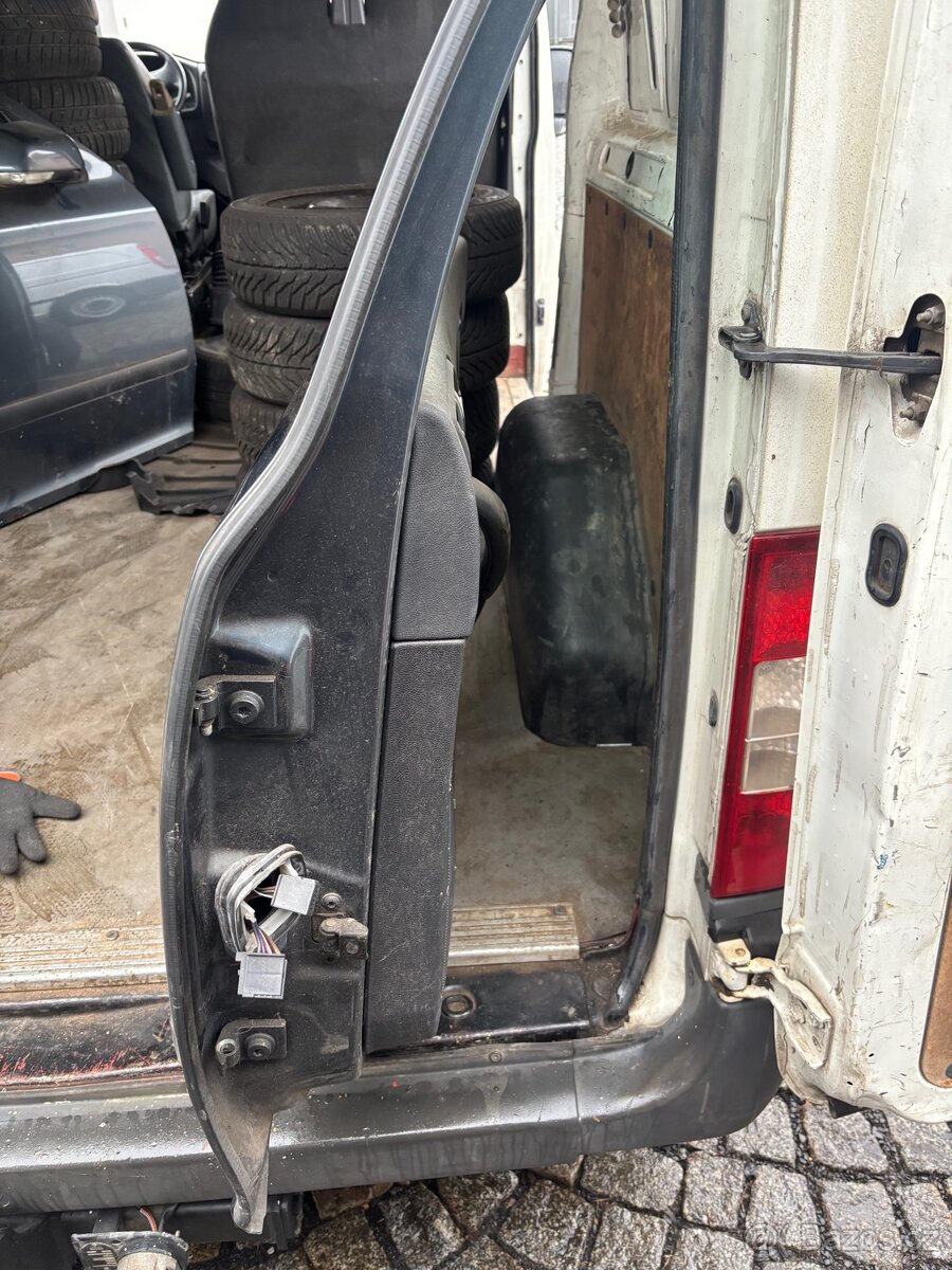 Škoda Octavia 2 - pravé dveře - 3