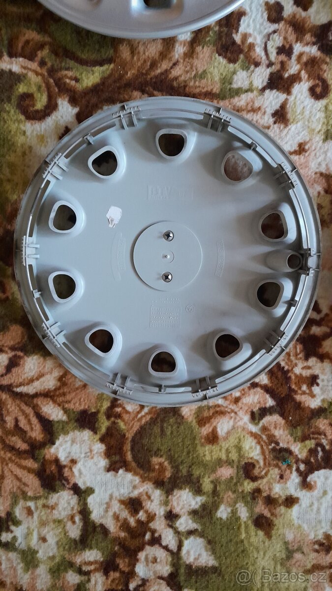 Prodám 13“ poklice Škoda - 3