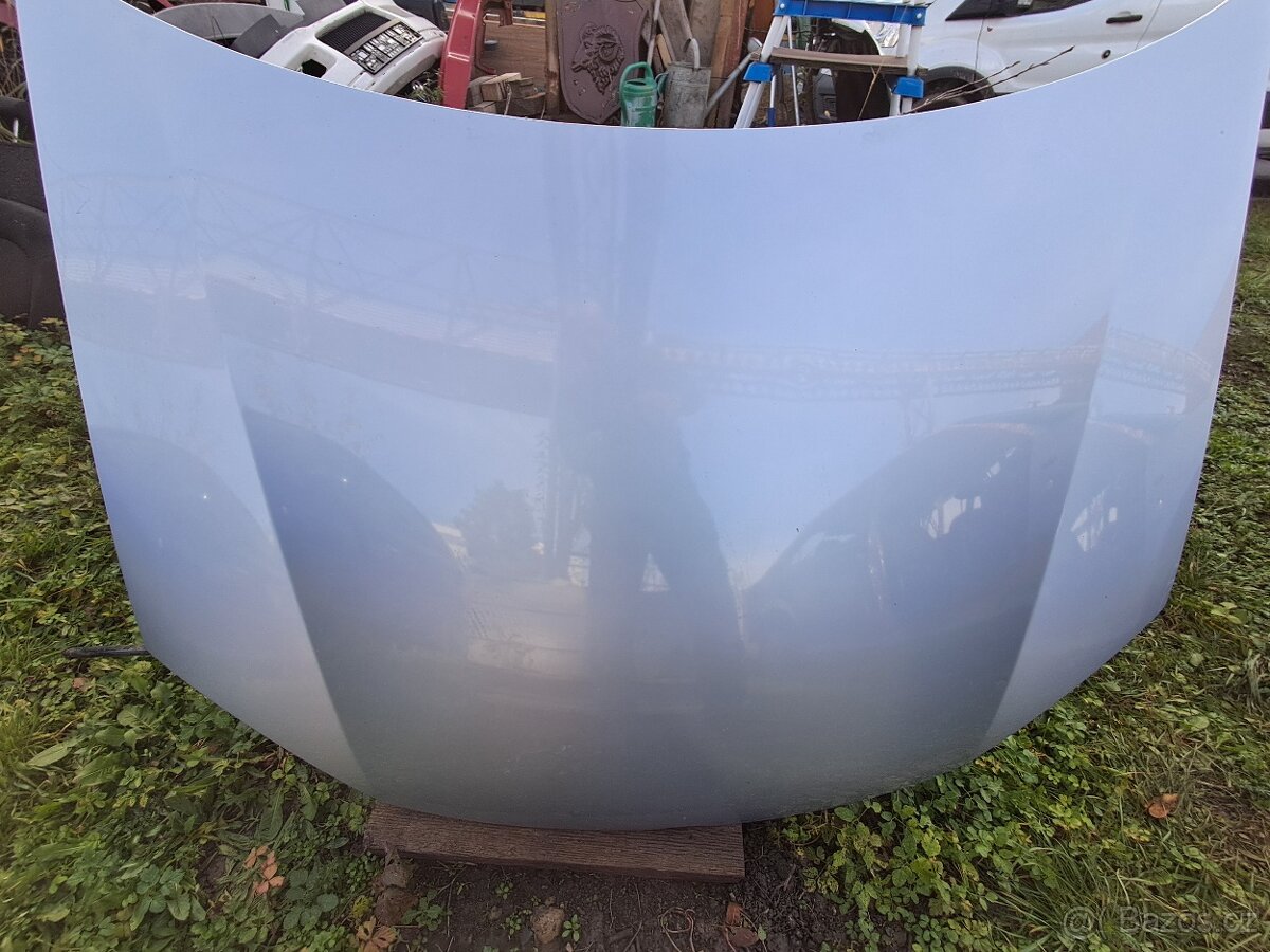 Kapota stribrna vw golf V. 2007 - 3