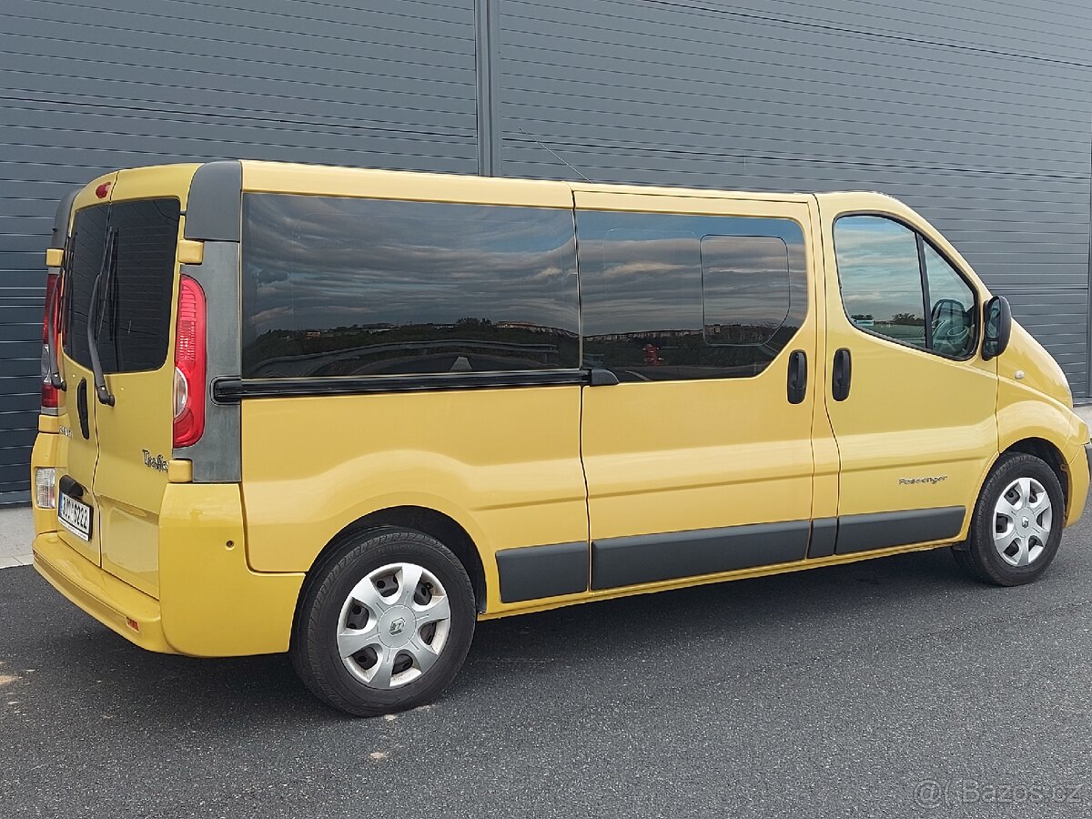 Renault Trafic Passenger -Long 2.0 dCi 84 kw - 3