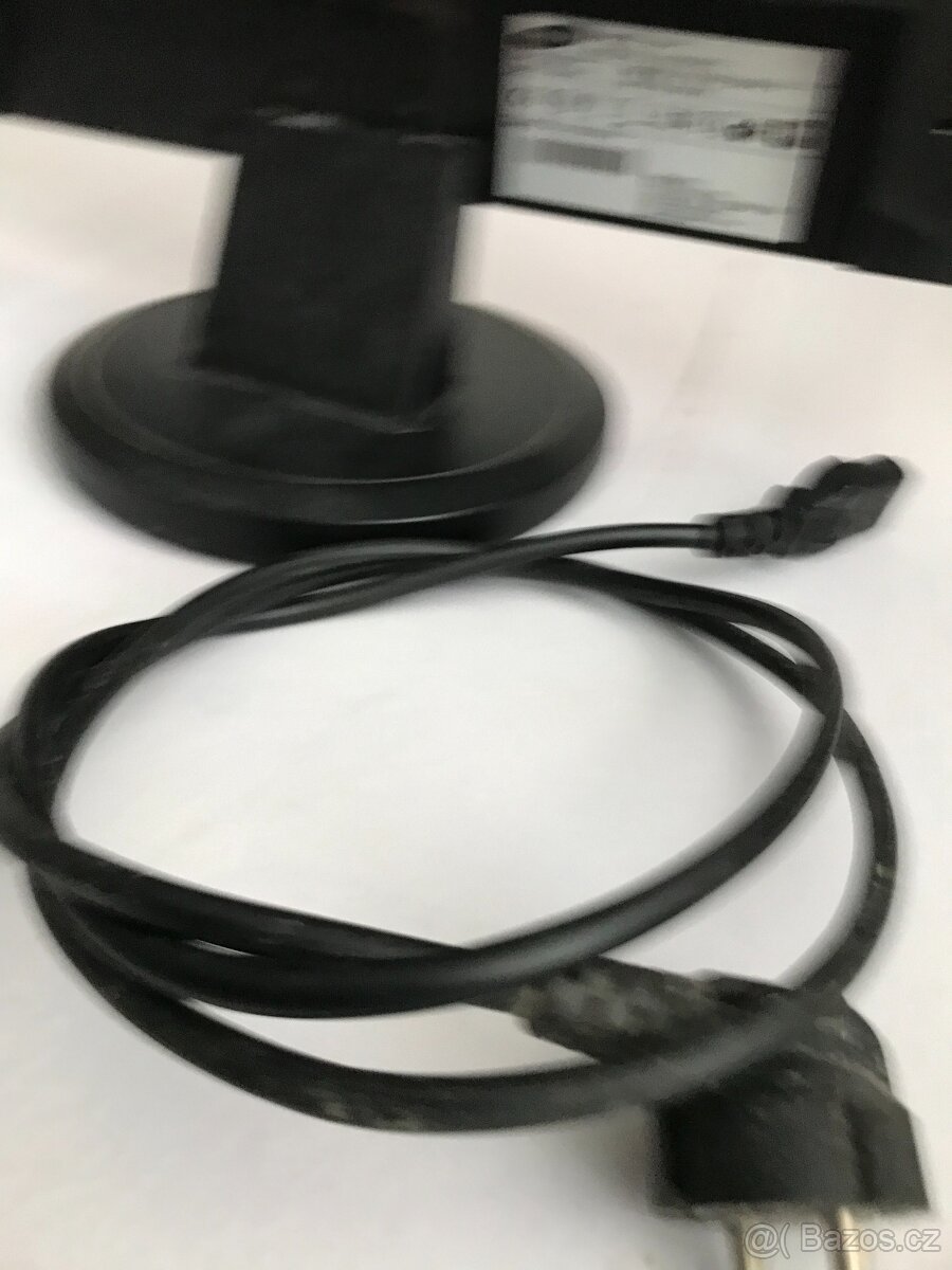 MONITOR SAMSUNG 19" - 494 mm - 3