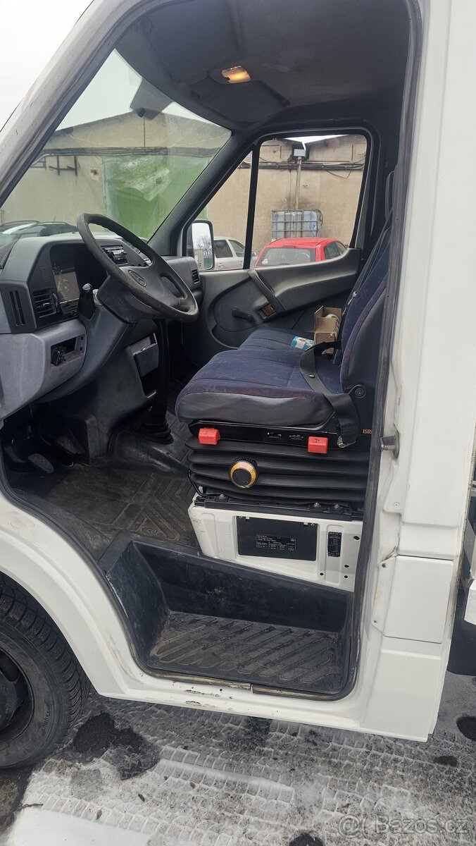 Mercedes Sprinter 412D Odtahovka - 3