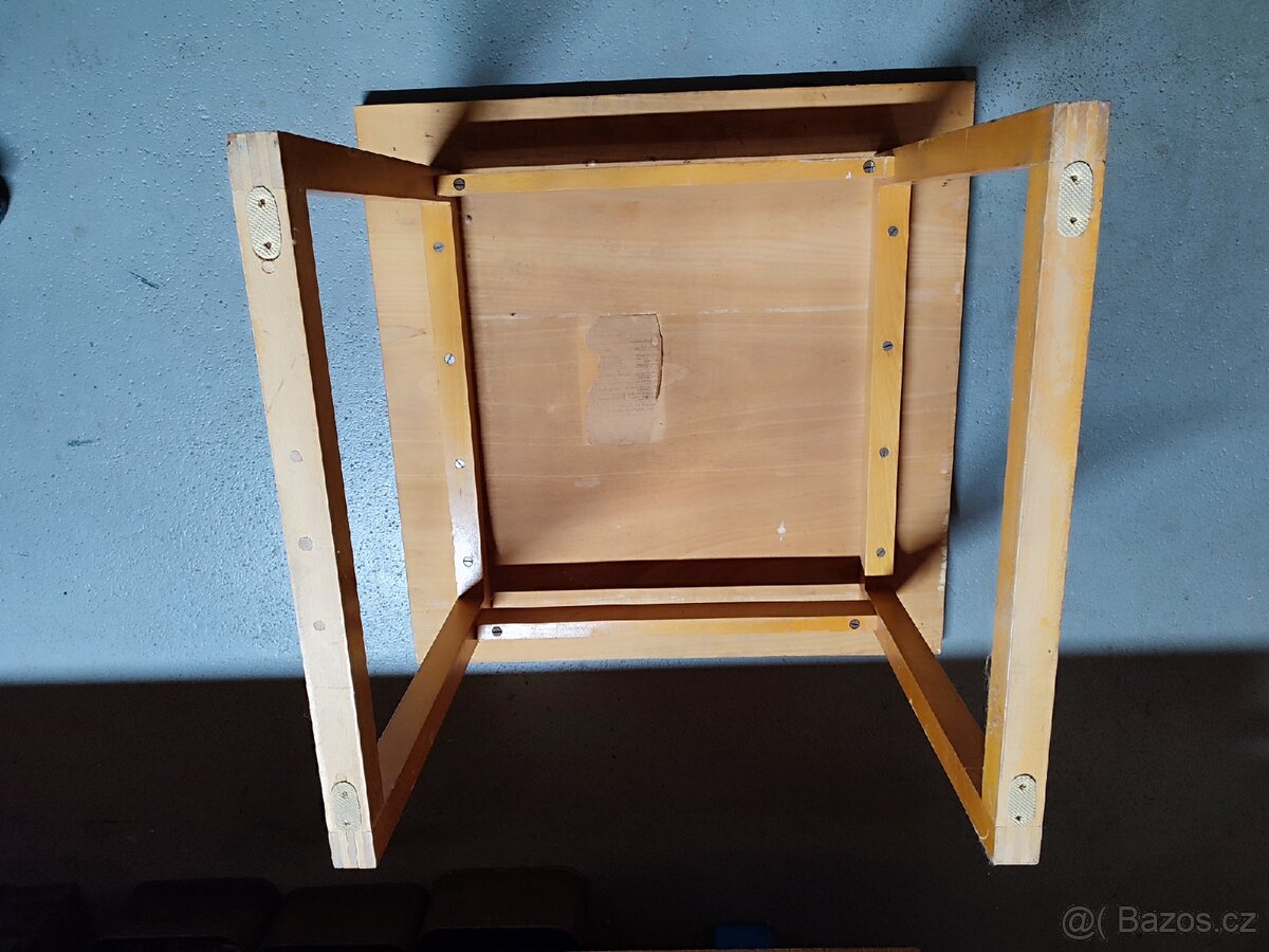 Konferenční stolek - 3