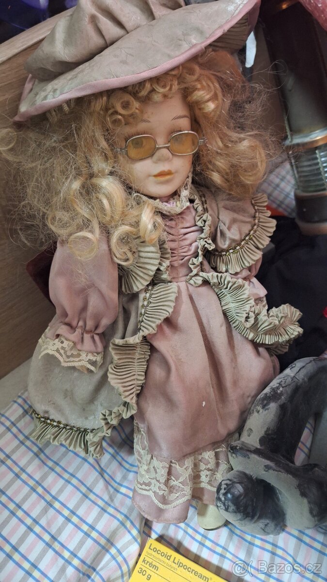 Panenka s keramickou hlavou - 3