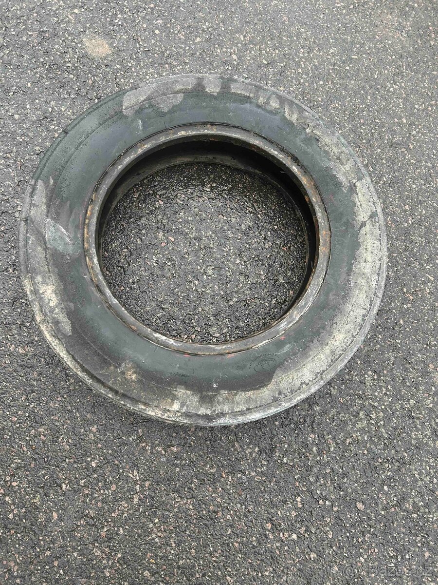 Prodám originál plášt na ZETOR25-5,50-16 - 3