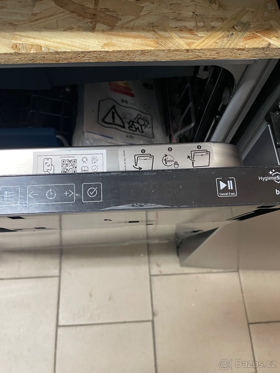 Nepoužitá myčka Beko BDIN36535 - 3