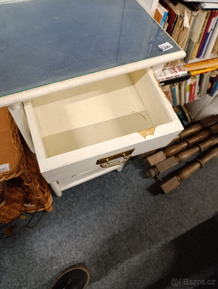 Noční stolek - 3
