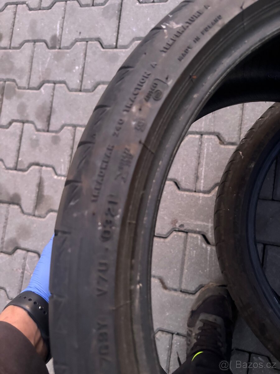 Bridgestone 235/35/19 - 3