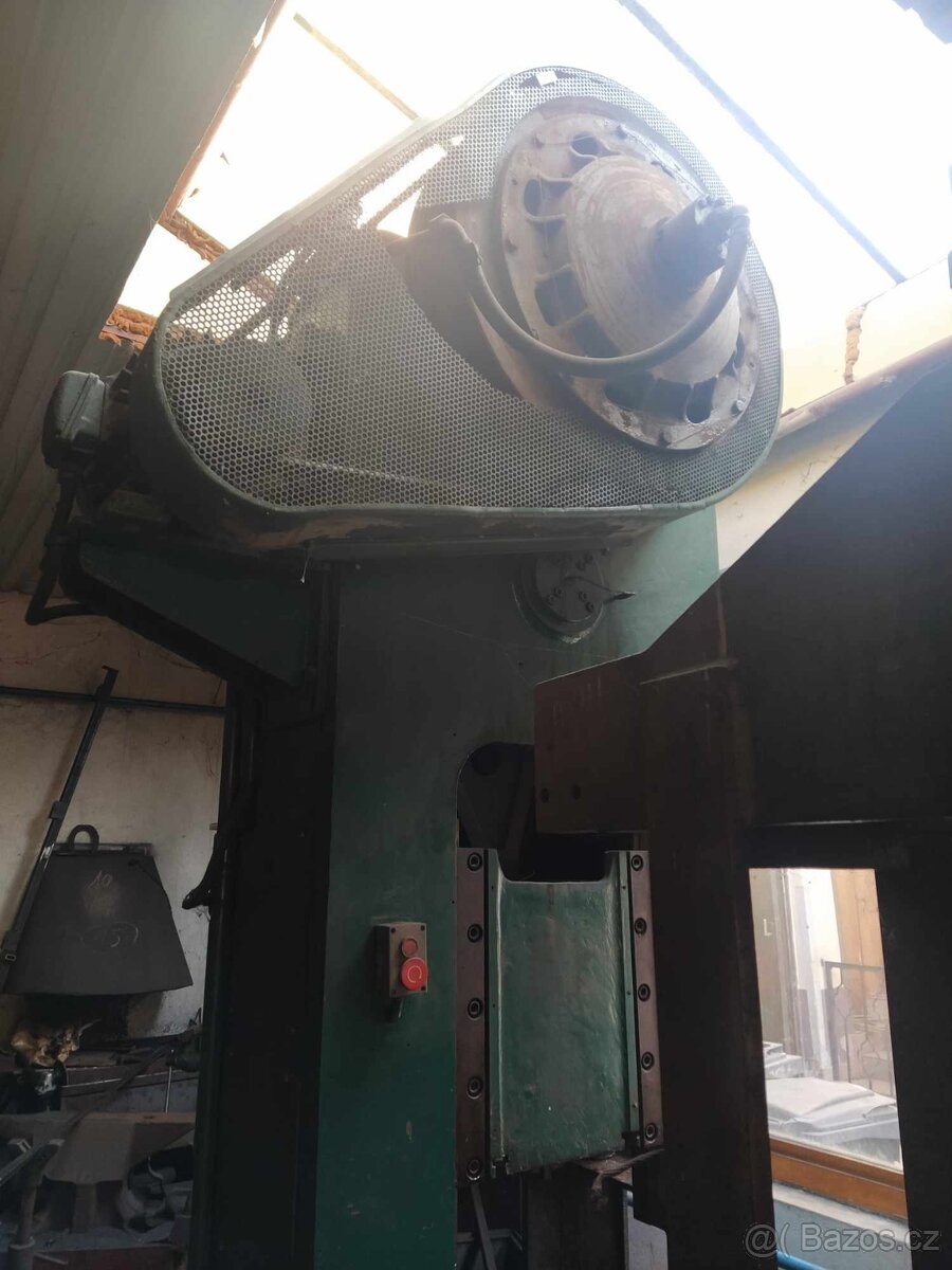 kovací lis LU63/500 - 3