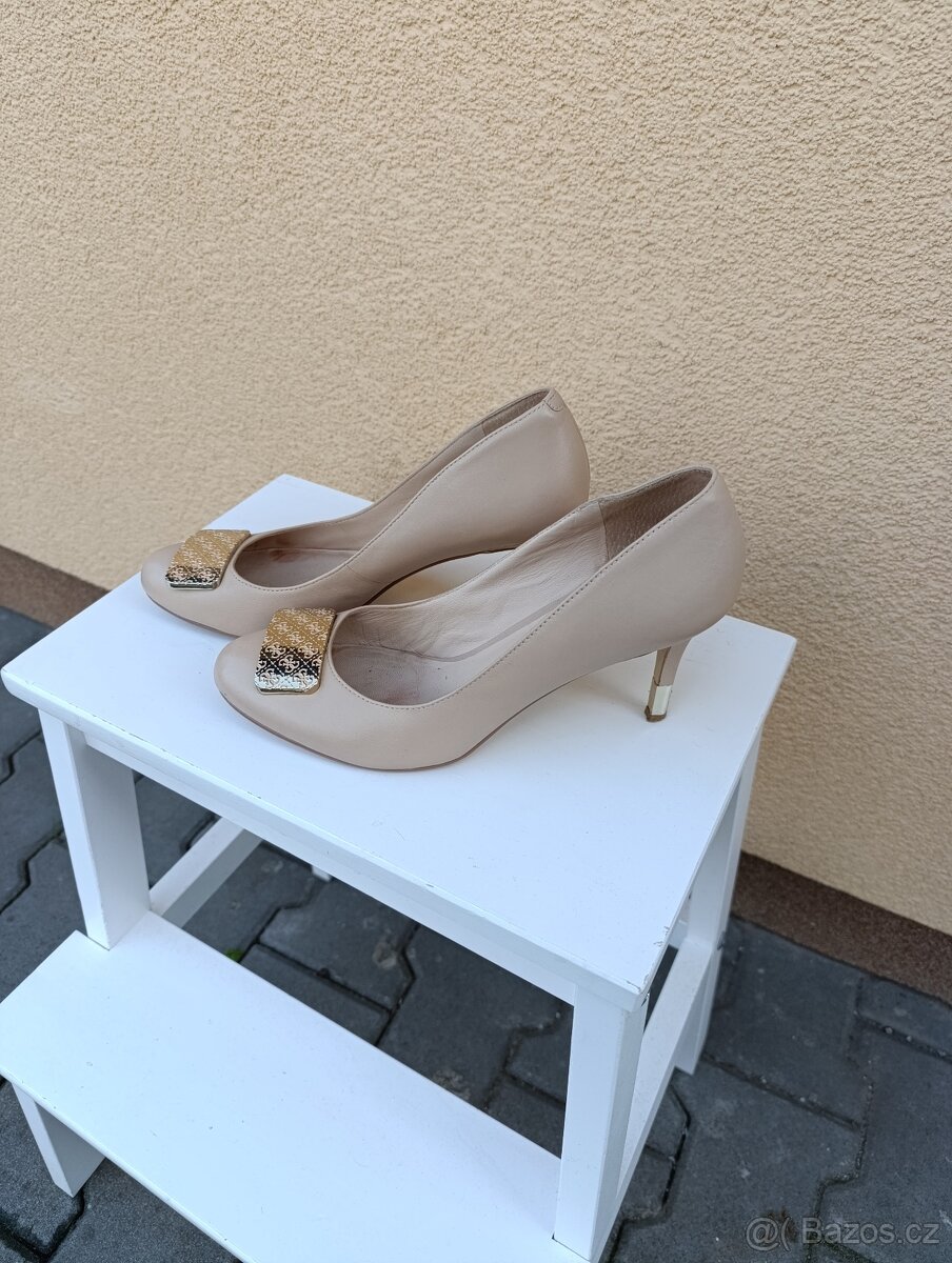 Lodičky GUESS velikost 39 - 3