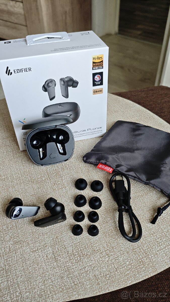 Bezdrátová sluchátka Edifier NeoBuds Planar ANC, faktura. - 3