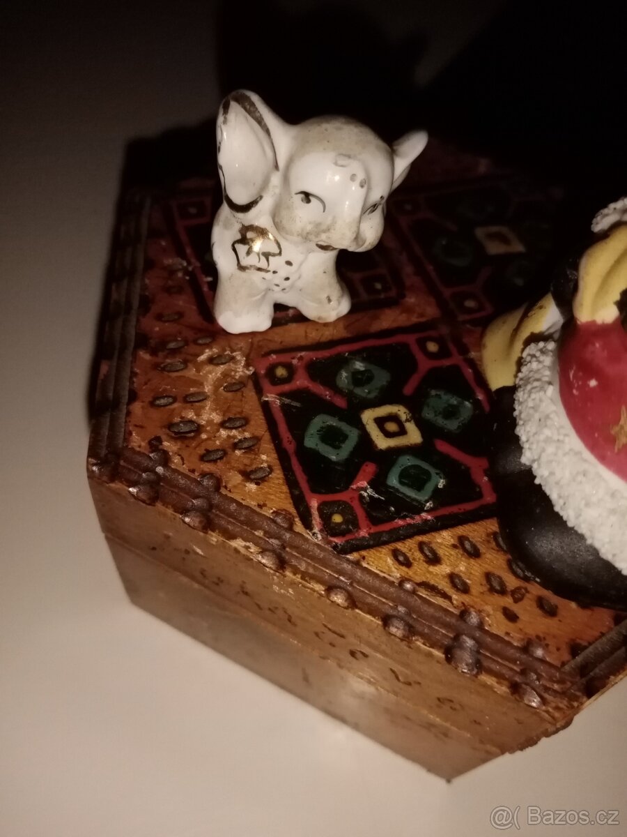 Stará šperkovnice santa a malé slunatko Retro - 3