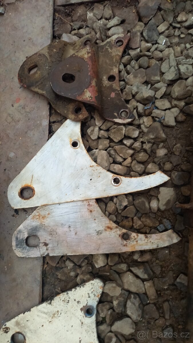 Zetor 4611-6911-držáky kabiny - 3