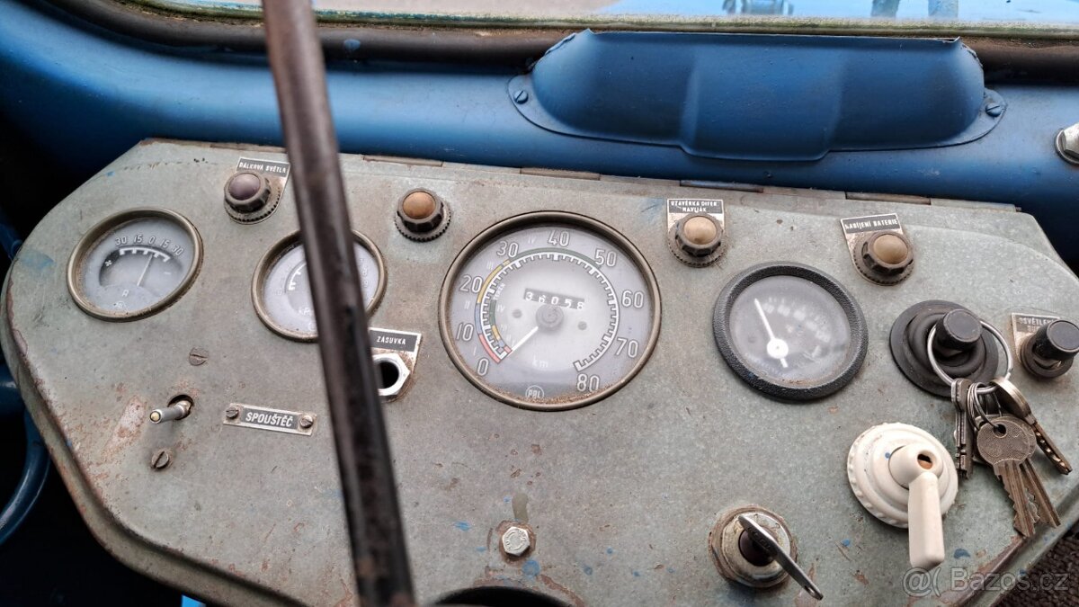 Praga V3S třístraný sklápěč - 3