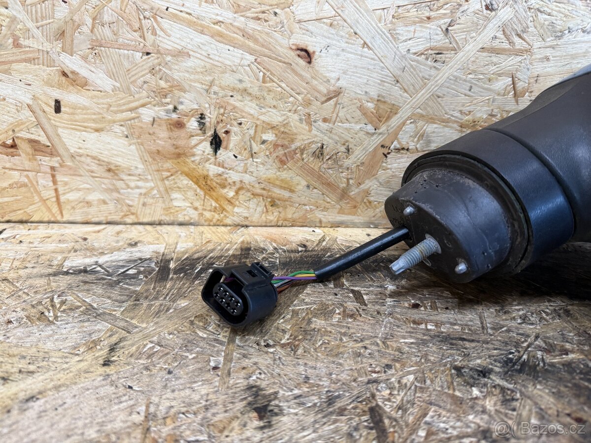 PRAVÉ ZPĚTNÉ ZRCÁTKO SEAT LEON MK2 7 PIN LW5W - 3