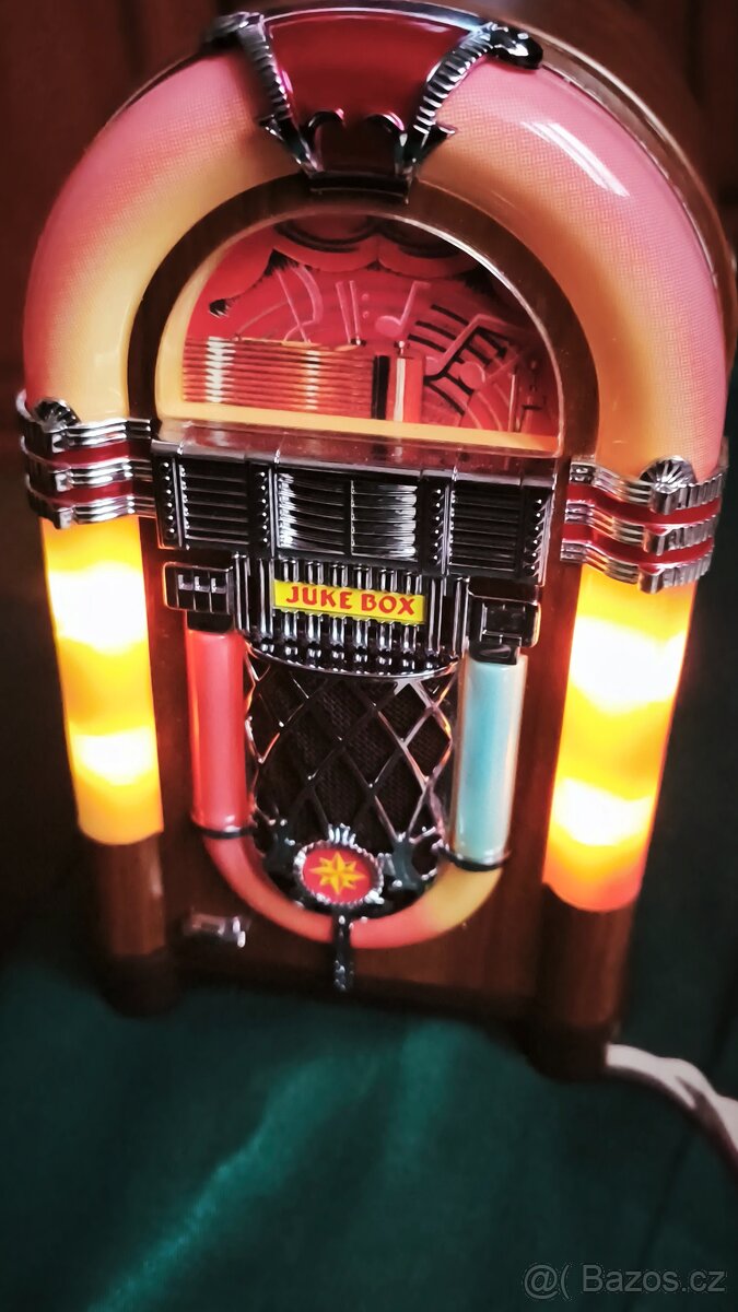 Starý Jukebox cassette player. - 3