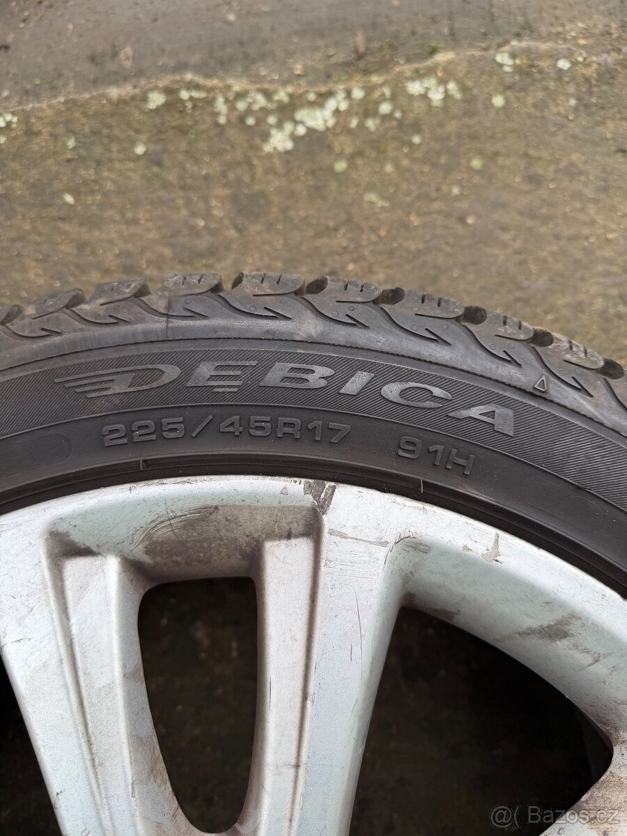 Prodám Alu kola r17 na zimních pneu - 3