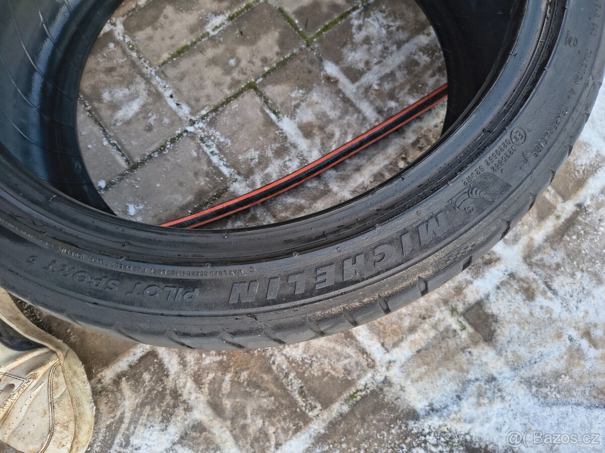 Michelin Pilot Sport 5 225/40 R19 93Y - 3