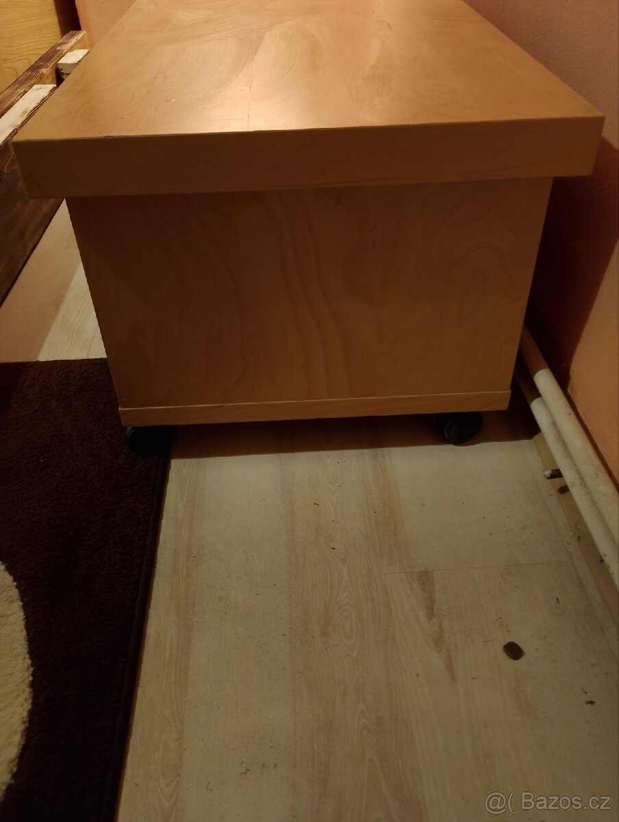 Televizní stolek - 3