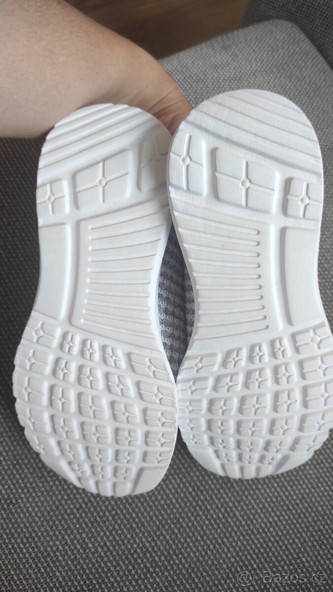 Sálové tenisky Loap vel.33 - 3