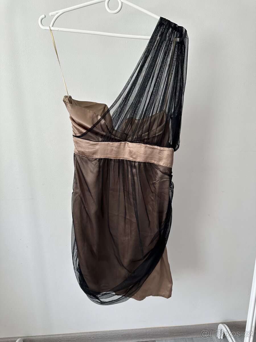 Zajímavé šaty - 3