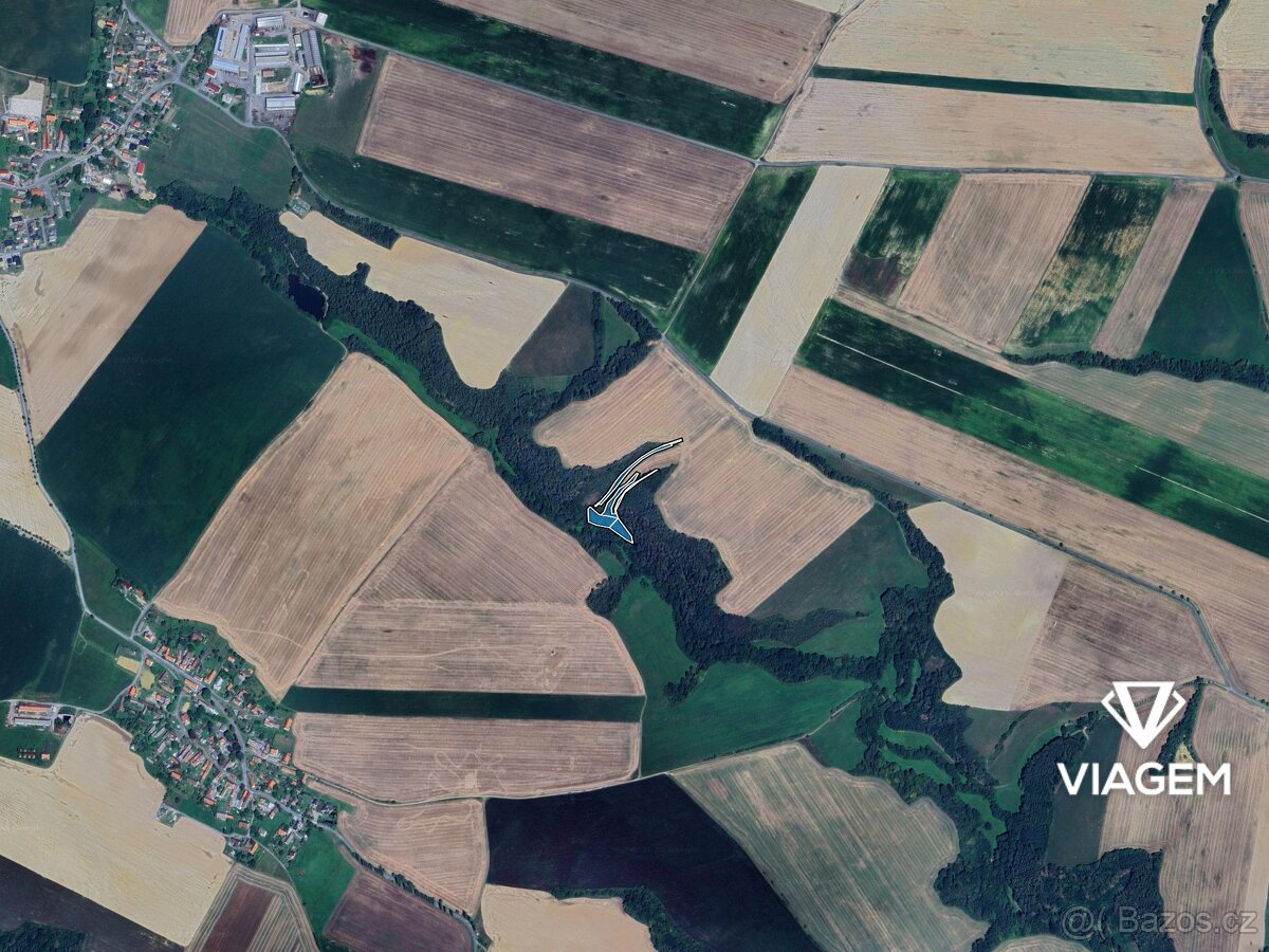 Pole 5 943 m², Podíl 50 % o výměře 2 972 m² - 3
