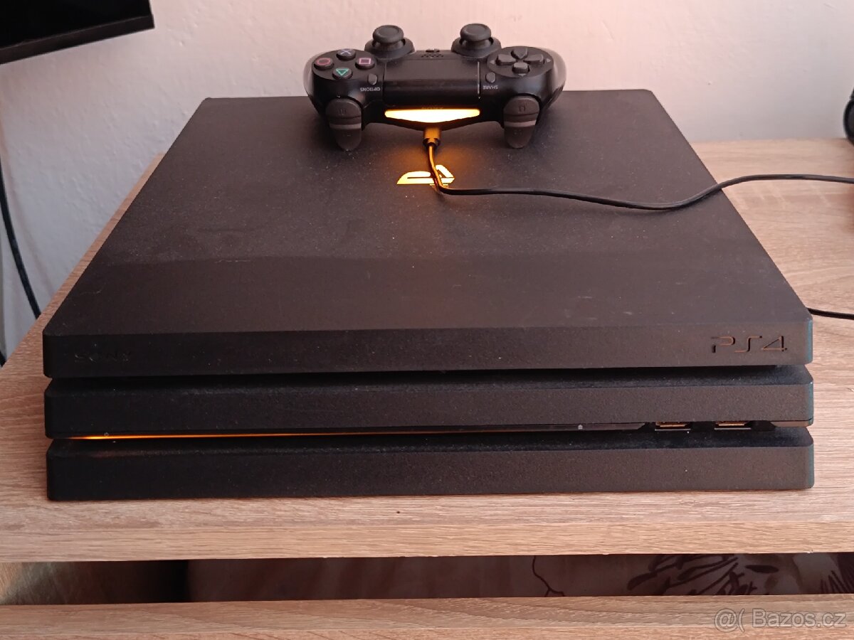 PS 4 PRO - 3