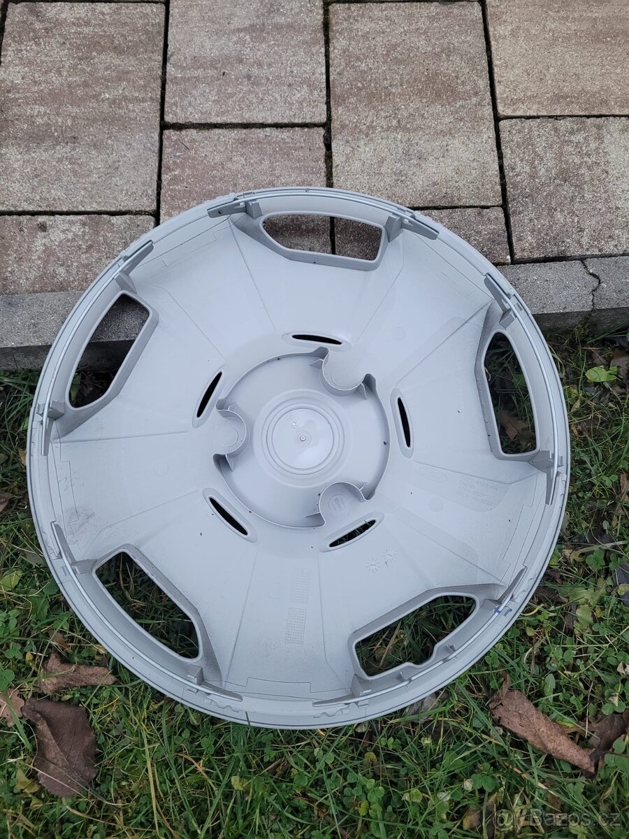 Prodám kryty kol ( poklice ) original na Ford Transit 16" . - 3