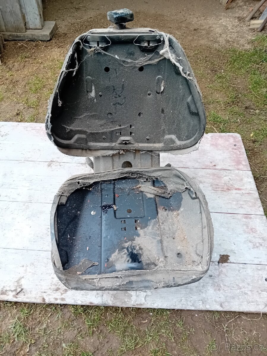 Prodám, sedačku na zetor - 3
