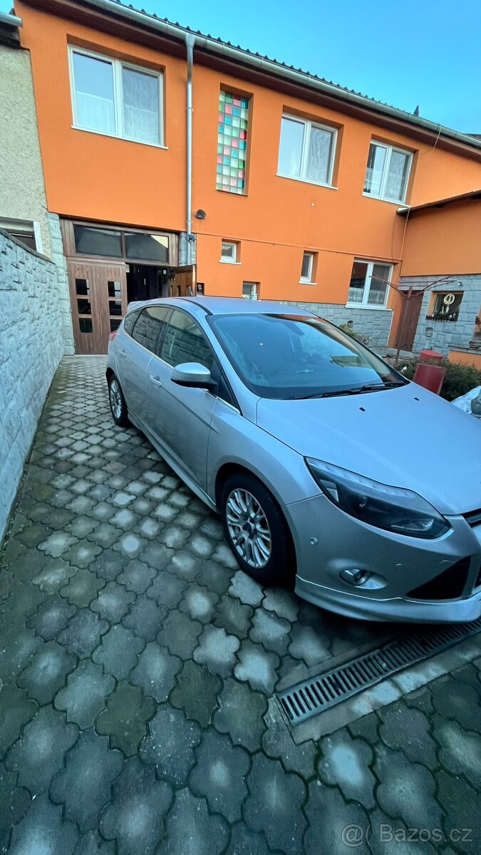 Ford Focus 3 Hatchback - 3