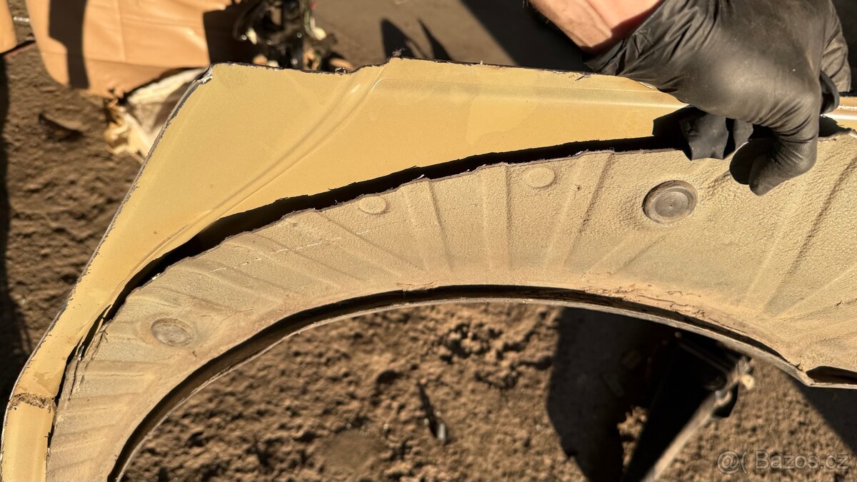 Pravý zadní blatník e39 - 3