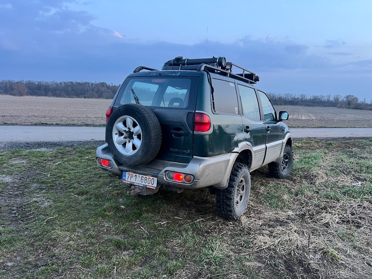 Nissan Terrano - 3