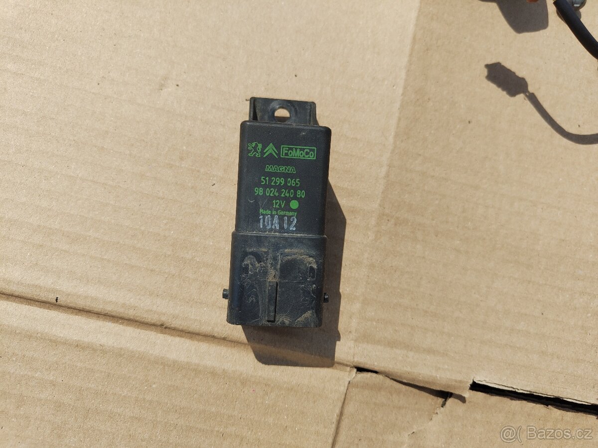 Jednotky, spínačka... Peugeot 308 - 3