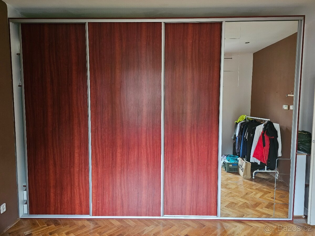 Vestavěná skříň - 3