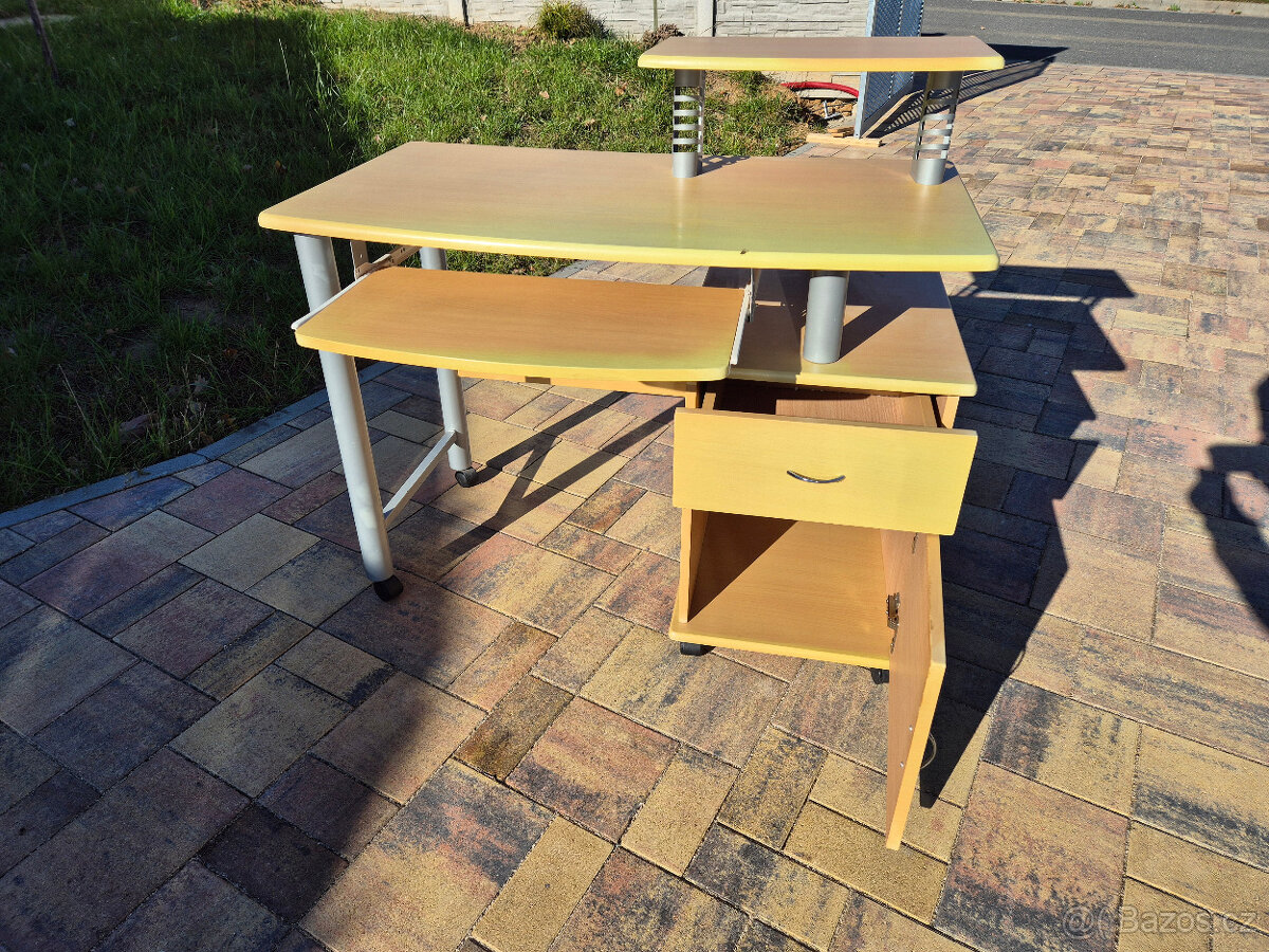 Počítačový stůl – zachovalý, levně - 3