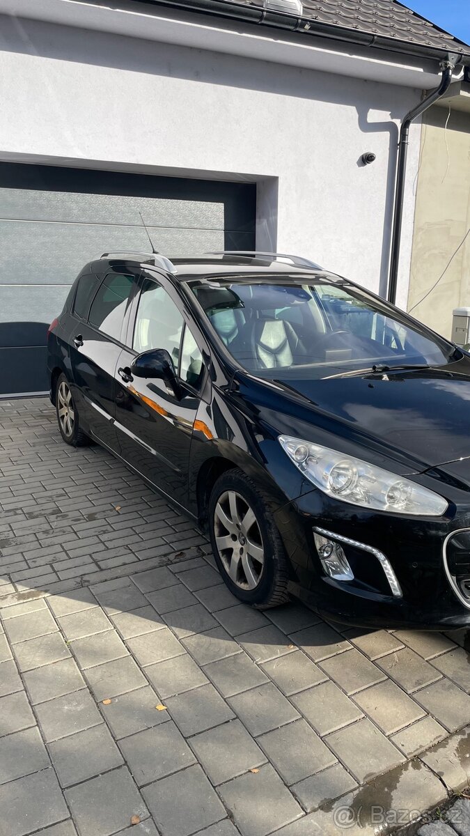 Peugeot 308 SW, 1.6 HDI, 7 míst, top výbava - 3