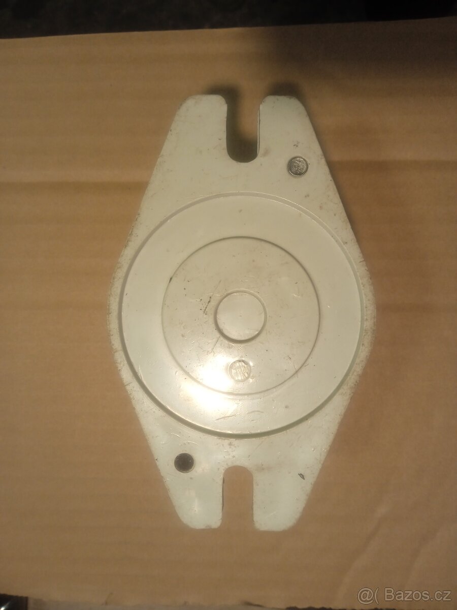 Prodám závěsné železné oka - 3