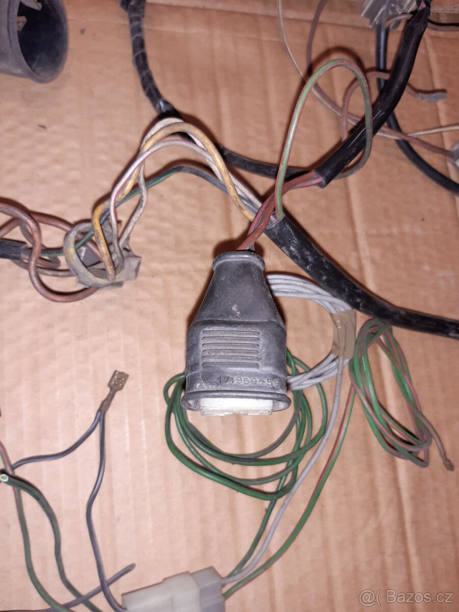 Kabelový svazek v prostoru motoru VW Golf, Scirocco - 3