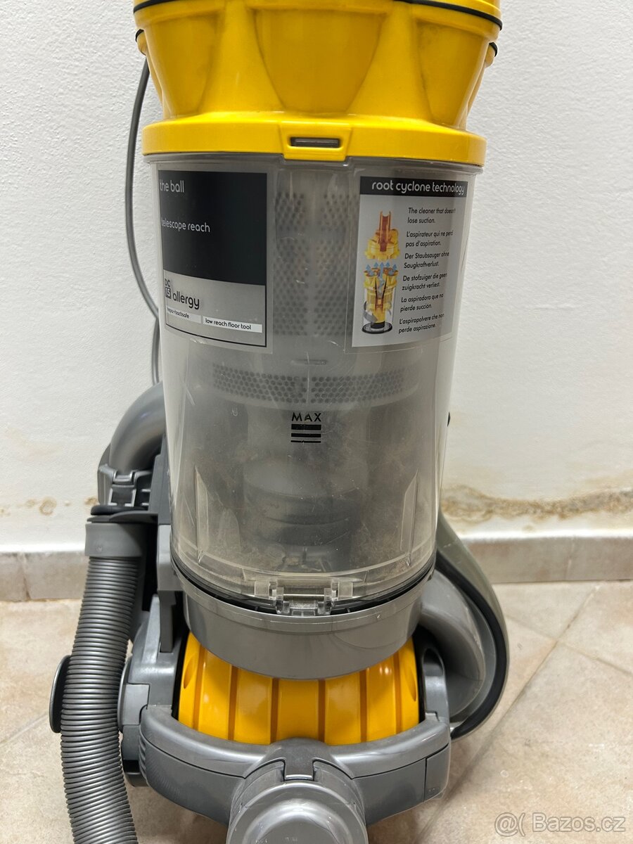 Vysavač - Dyson (klasický kabelový) - 3