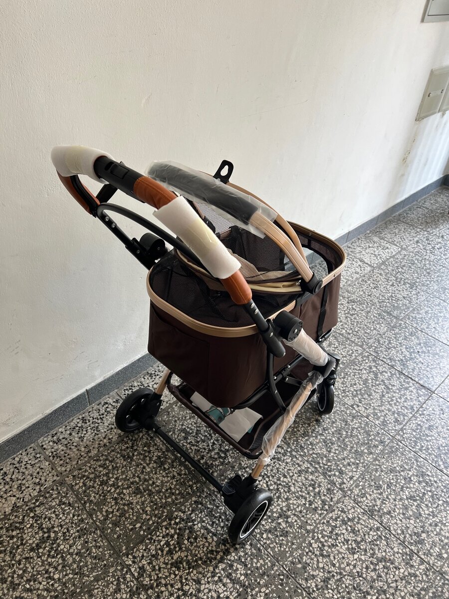 Nový kočárek pro menšího pejska - 3