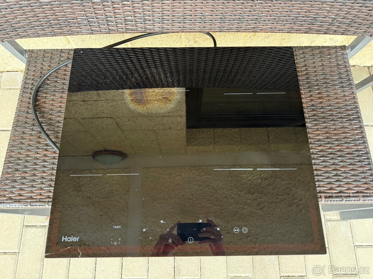 Sklokeramická varná deska Haier Series 4 HAH64EXCP černá - 3