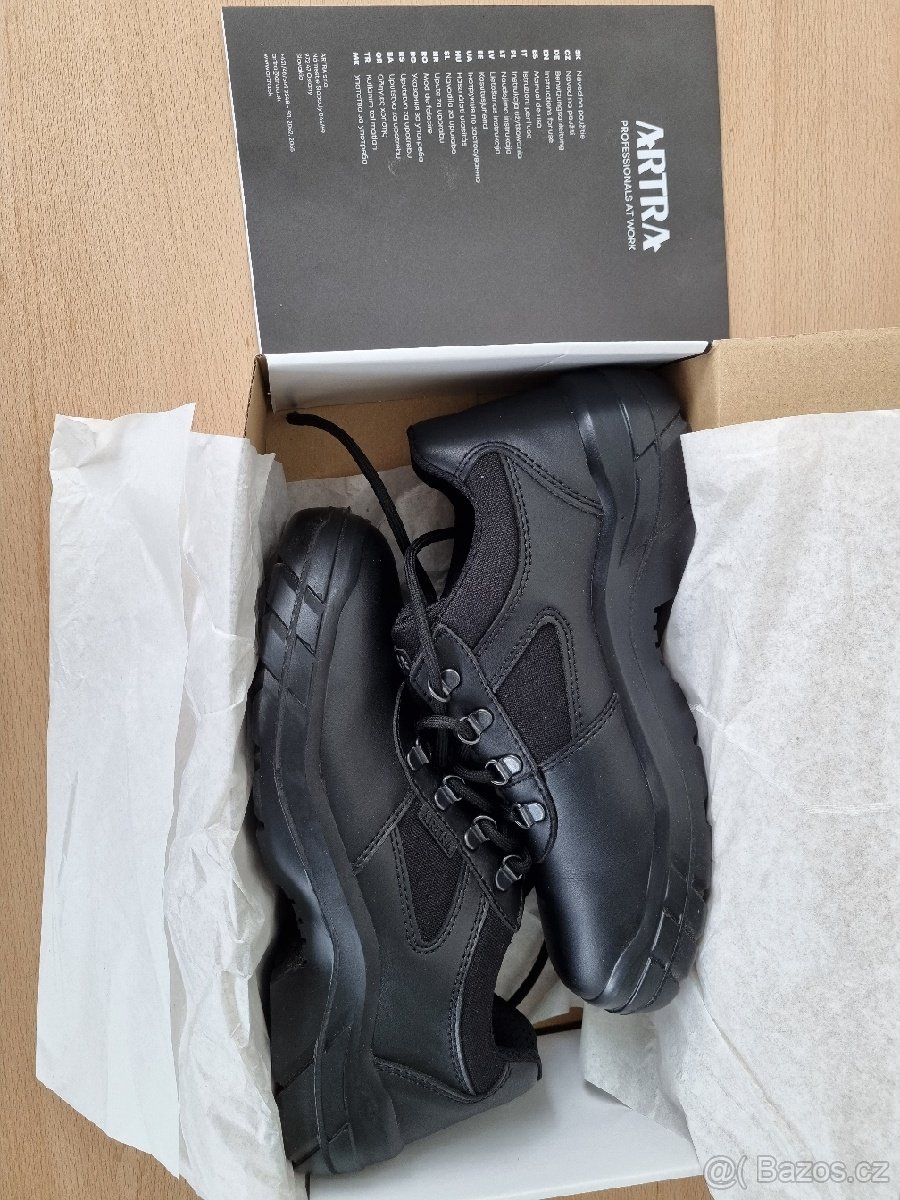 Prodám nove nepoužité pracovní boty, vel.42 - 3