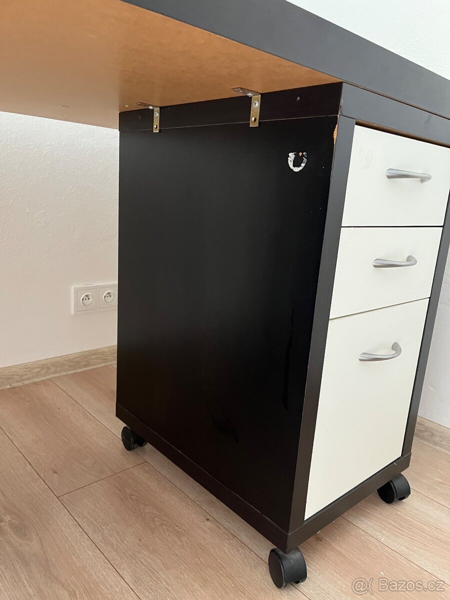 Kancelářský stůl - 3