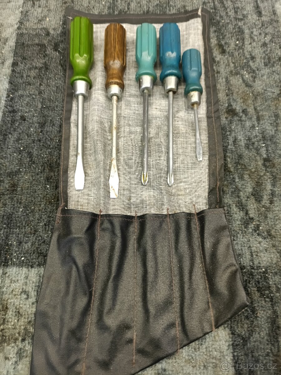Sada starých šroubováků nepoužité - 3
