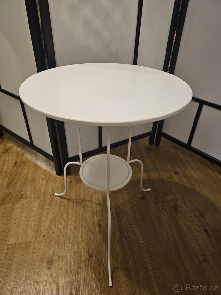 Krásný elegantní stoleček - 3